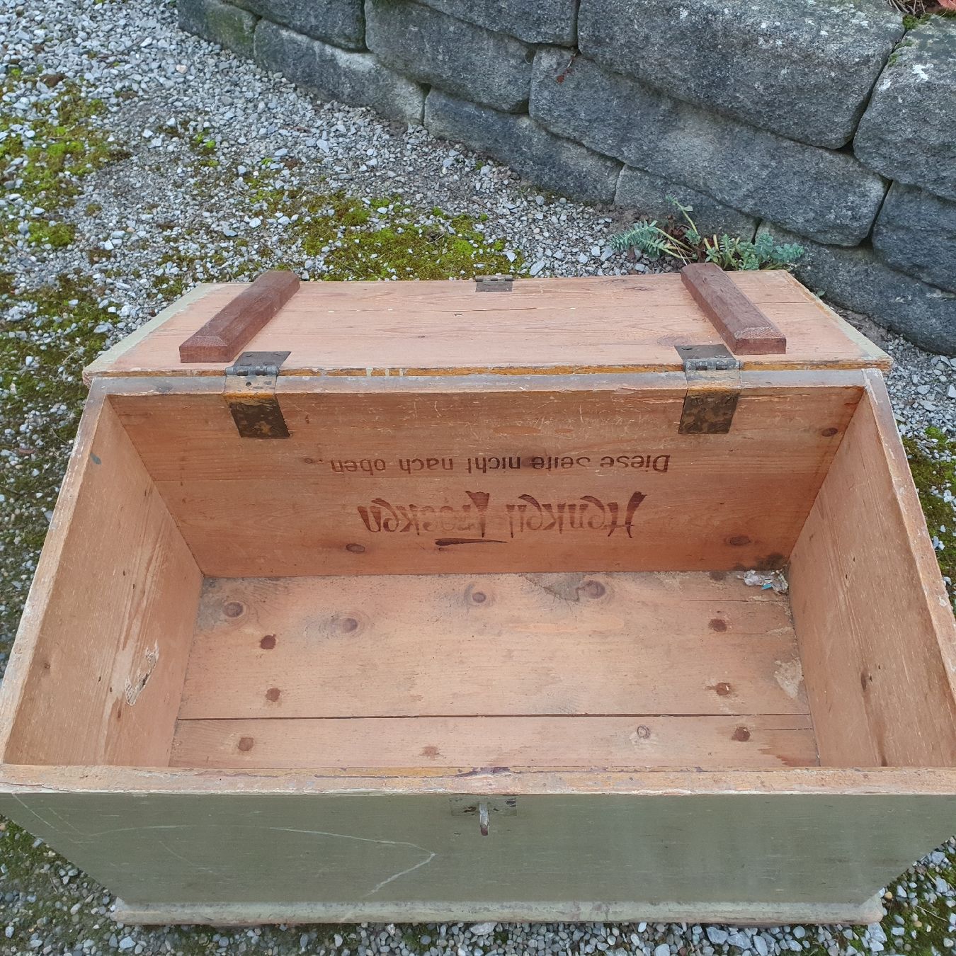 Cassapanche: Henkell Trocken Sekt Truhe Sitztruhe – Usato da Uesslingen venduto da 1Atelier