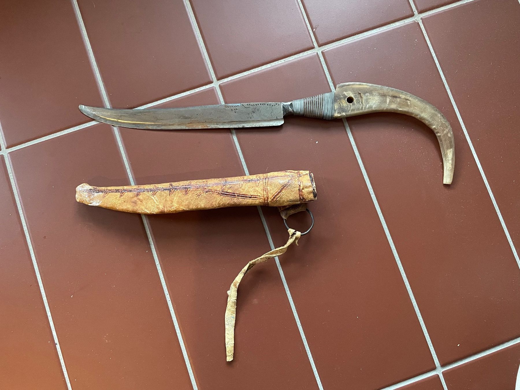 Zubehör: Traditionelles Jagdmesser – Gebraucht aus Winterthur von Fengler