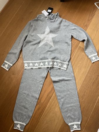 Grauer Sternen-Trainingsanzug /lounge-wear, Gr. S-M, neu!