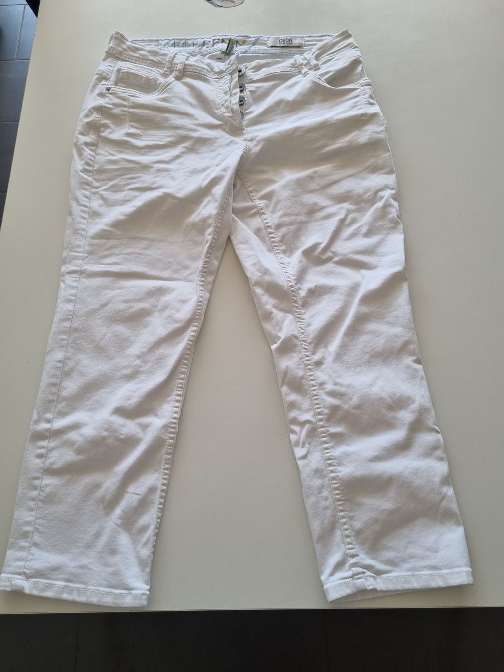 Cecil Jeans: Gr. 33 44 Cecil Jeans Damen weiss – Gebraucht aus Sutz von Dalilea 1