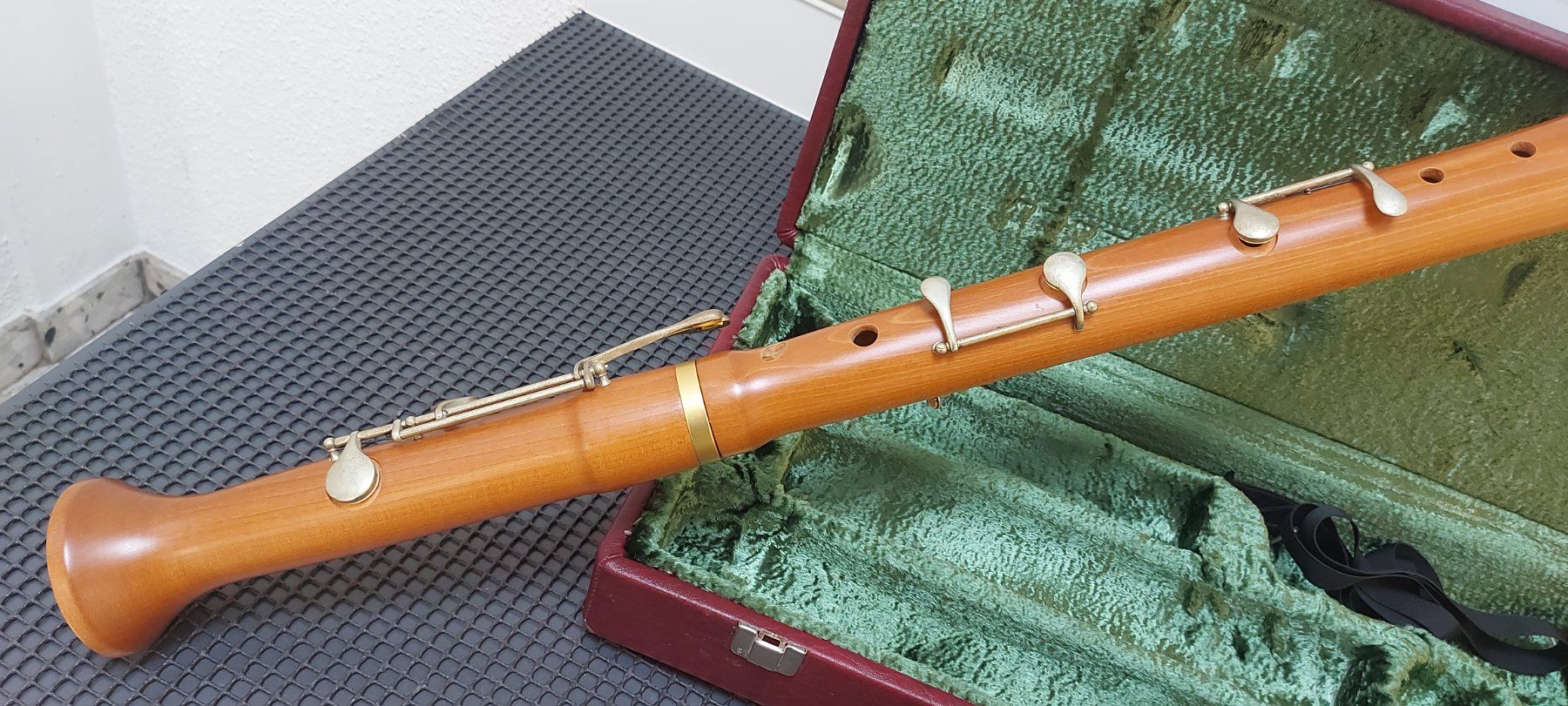 Musikinstrumente: Moeck Bass Blockflöte inkl.koffer – Gebraucht aus Glattbrugg von Swissmusik 1