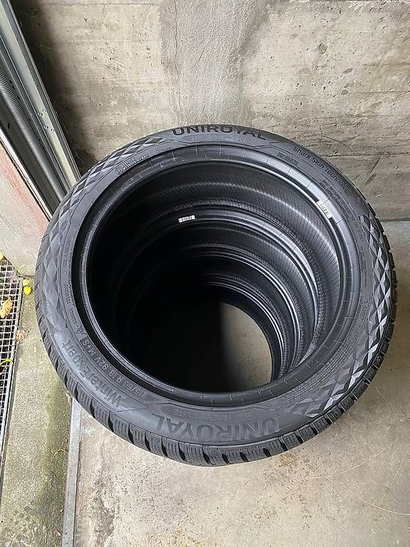 Uniroyal Pneumatici & Ruote complete: 215/50/18 Winterreifen – Usato da Augst BL venduto da Connect.AHME. 3