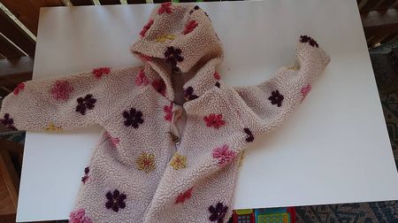 Süsse Fleecejacke mit Blumenmuster Gr. 92