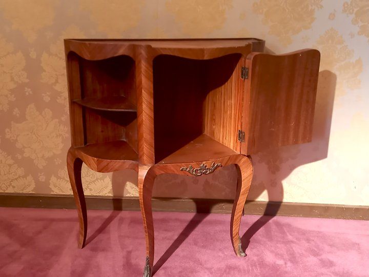 Kommoden: Servante style Louis XV – Gebraucht aus Ponts-de-Martel von Henri-Louis 3