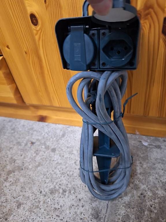 Stecker: Steckdosen-Erdspiss Gartensteckdose – Neu (gemäss Beschreibung) aus Niederglatt ZH von Bobsli
