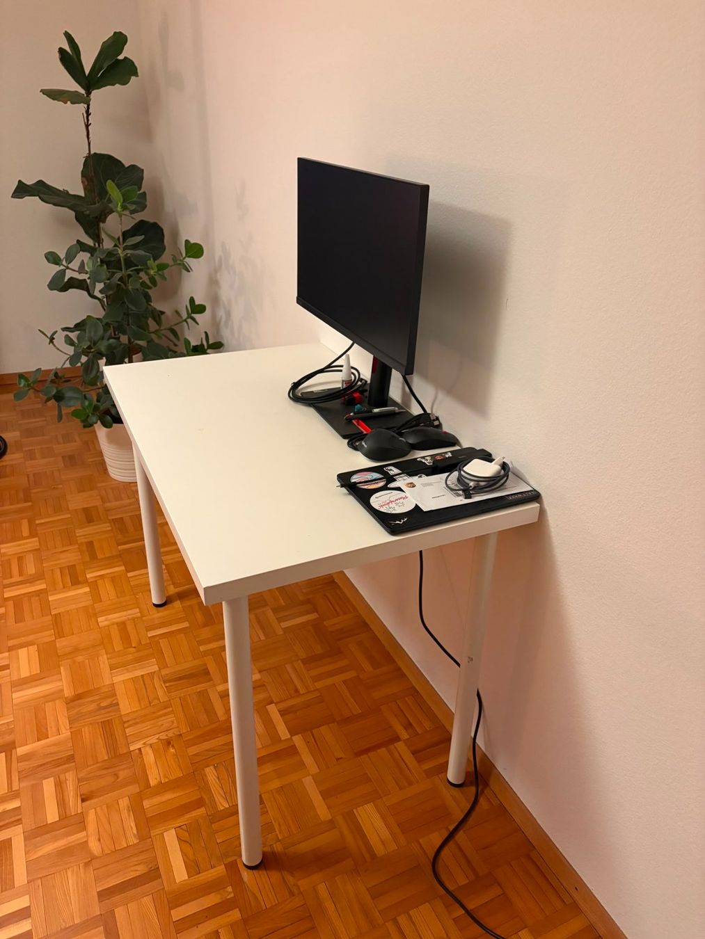 Scrivanie: IKEA Schreibtisch (100x60 cm) – Usato da St Gallen venduto da raf_5ccl 1