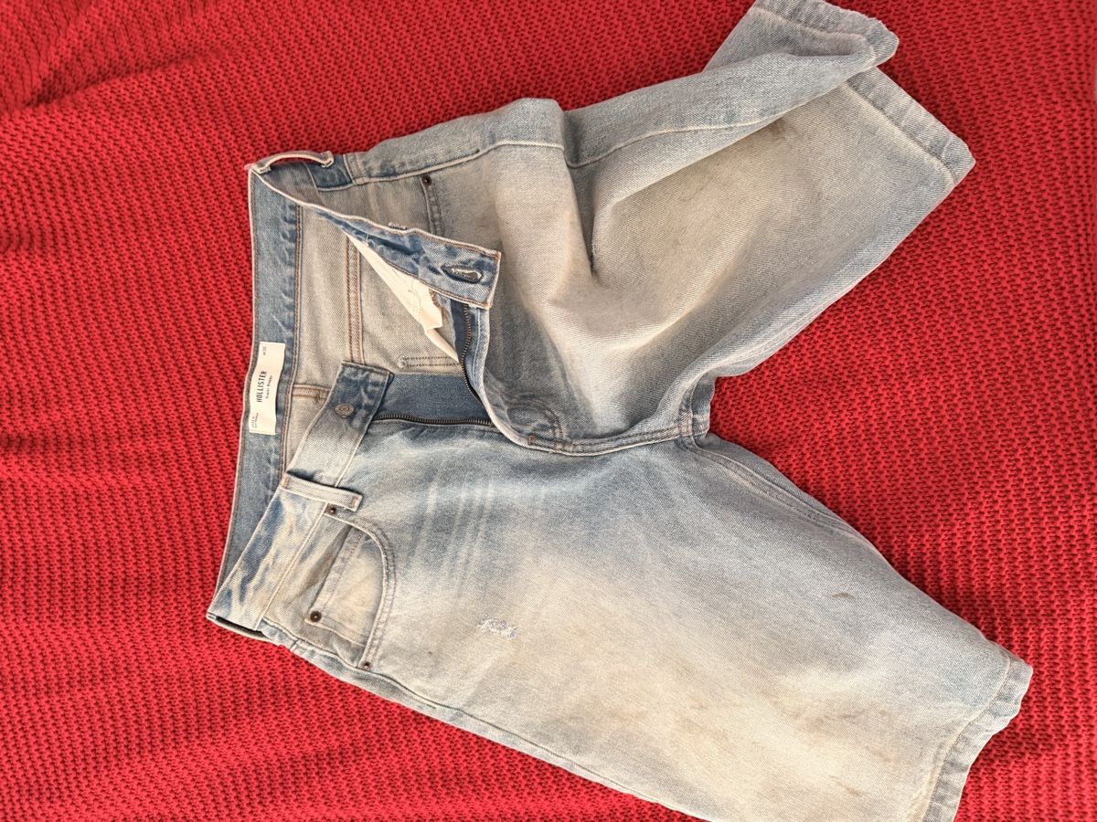 Jeans: Denim Shorts Light Blue Distressed Size 32 Used – Usato da Aesch BL venduto da AuroPiz 4