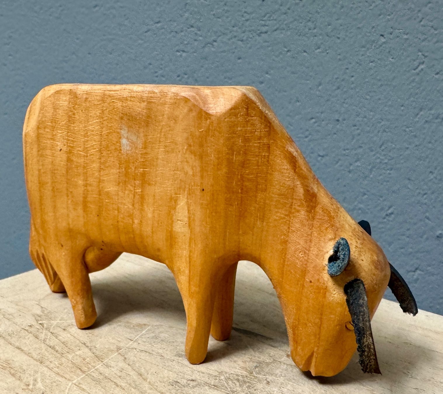 Figurines: Alte geschnitzte Holzkuh Kuh Holz – D'occasion à Rothrist par Luckywinner 3