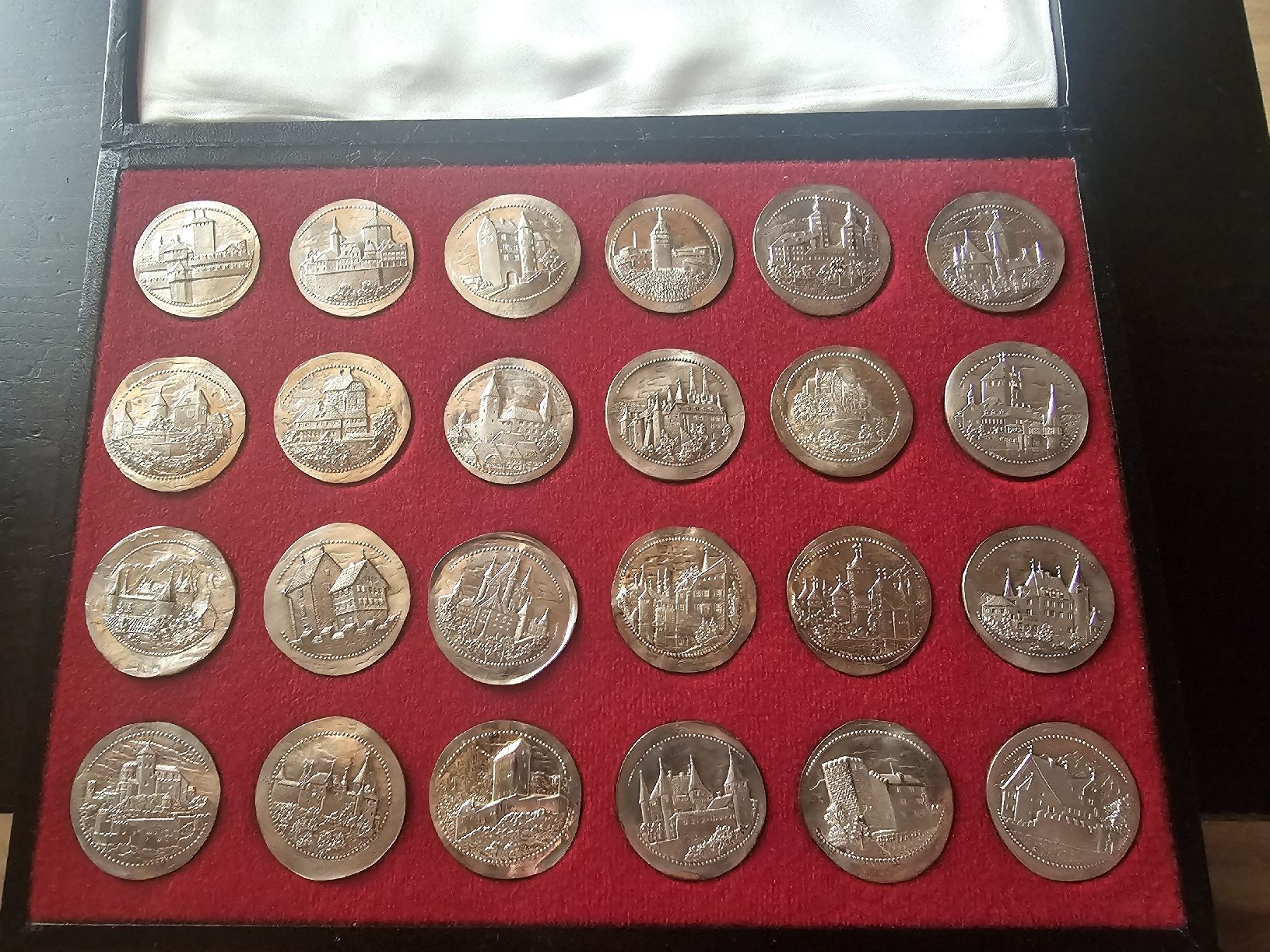 Medaillen: Ab1fr!!☆24 Schweizer Schloss serie☆SILBER☆ – Neu und originalverpackt aus la neuveville von houeka