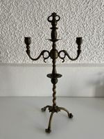 alter, grosser, zweiflammiger Kerzenständer / Messing