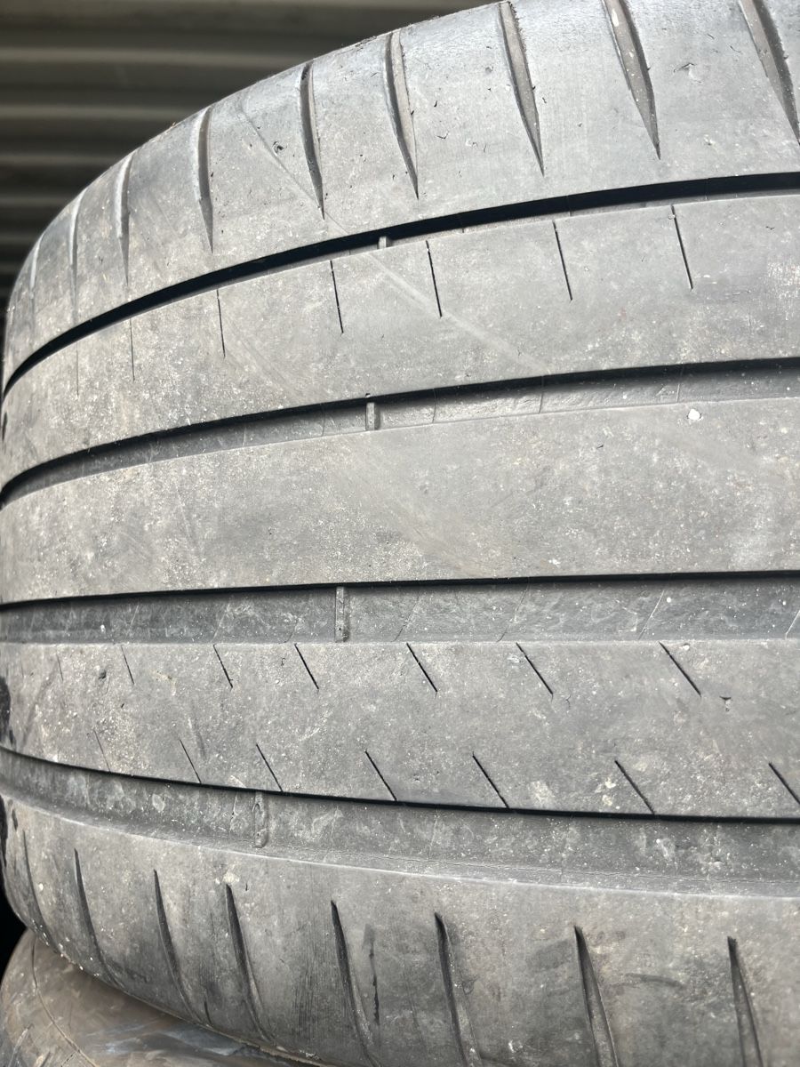 Pneus & Roues: 305/30/21 Michelin Montage 250.- – D'occasion à Möriken AG par duv_c6rr 2