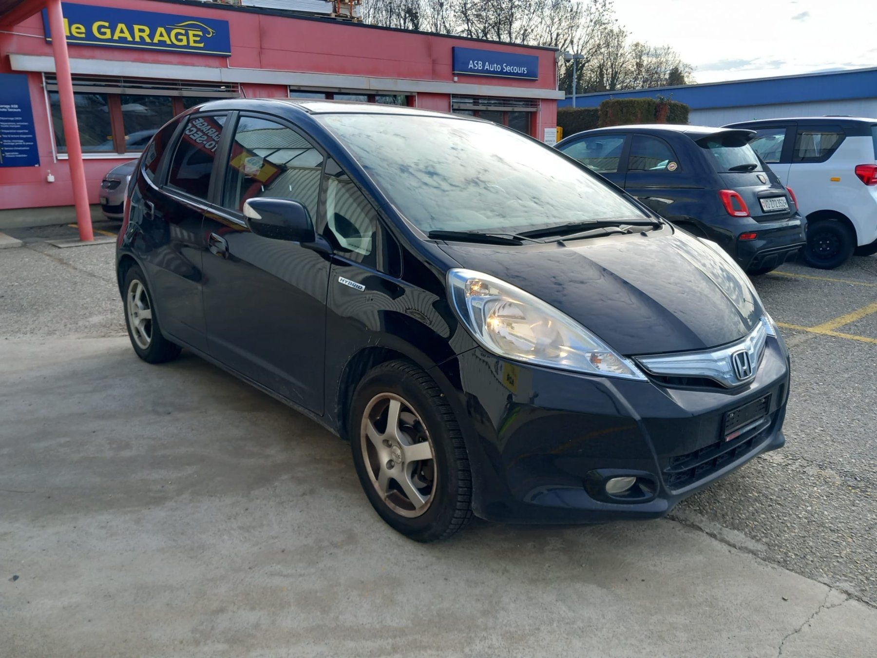 Honda Autos: HONDA JAZZ HYBRID - 2015 – D'occasion à Renens VD par