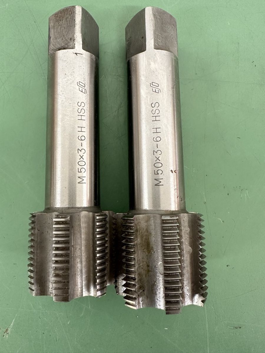 Tutti gli attrezzi: 2x HSS Gewindebohrer, threading tap, M50x3. – Usato da Aarberg venduto da SNMachines