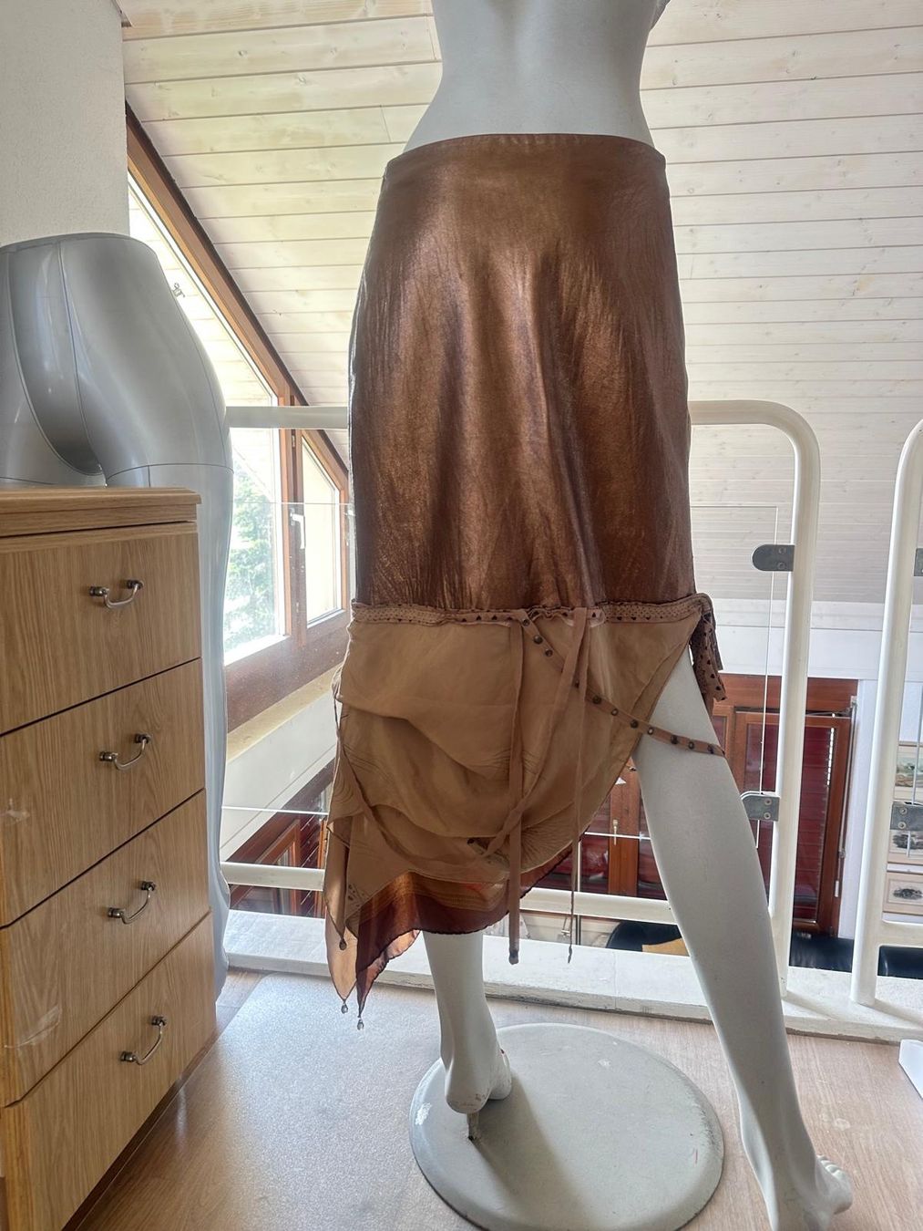 Gonne: Lederjupe mit Seide von Couture ALMA – Usato da Neuhausen venduto da Lechasseur 2