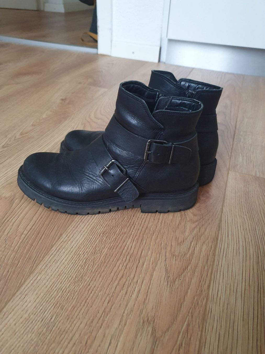 Chaussures femmes: Biker Stiefel – D'occasion à Breitenbach par sabrinaa95 1
