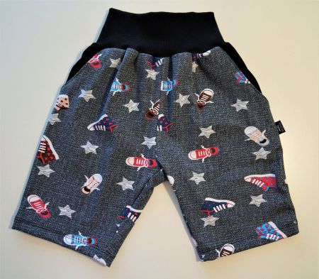 Kurze Hose mit Turnschuhe 104/110 - NEU