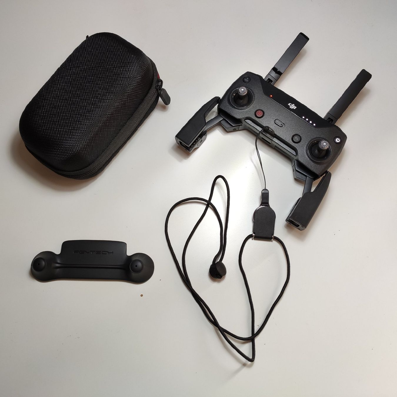 DJI Modellismo RC: DJI SPARK Controller (wie NEU/Original!) – Nuovo (secondo la descrizione) da Zürich venduto da Biedermann23