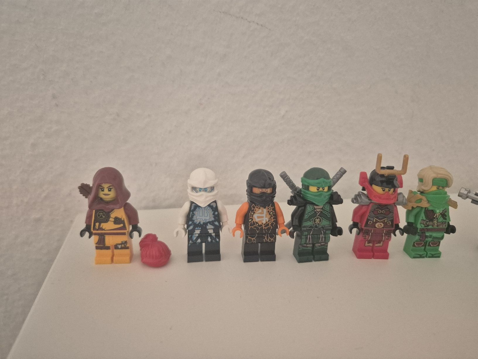 Lego Statuette: Lego Ninjago/Star wars Minifiguren – Usato da Neuenhof venduto da Alex5432. 2