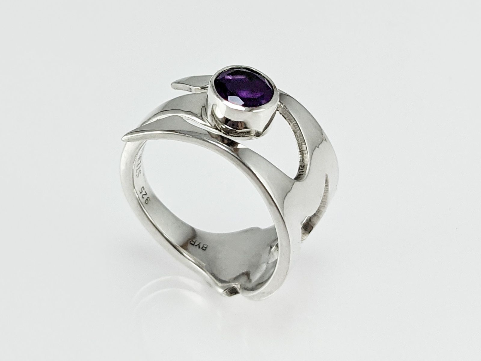 Ringe: Silberring aus Silber 925 mit facettiertem Amethyst – Neu und originalverpackt aus Meilen von Byrd-bijoux