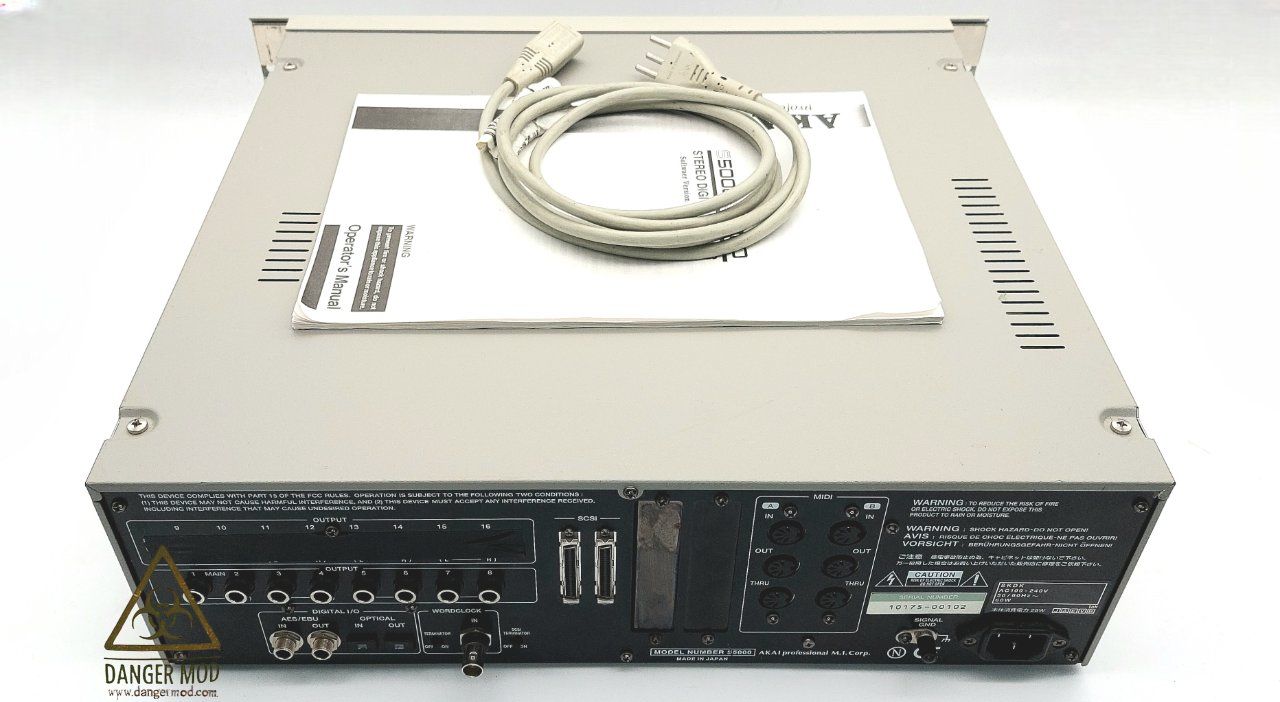 Akai Strumenti musicali: Sampleur Akai S5000 - Vintage! – Usato da Villars-sur-Glâne venduto da Danger_Mod 2