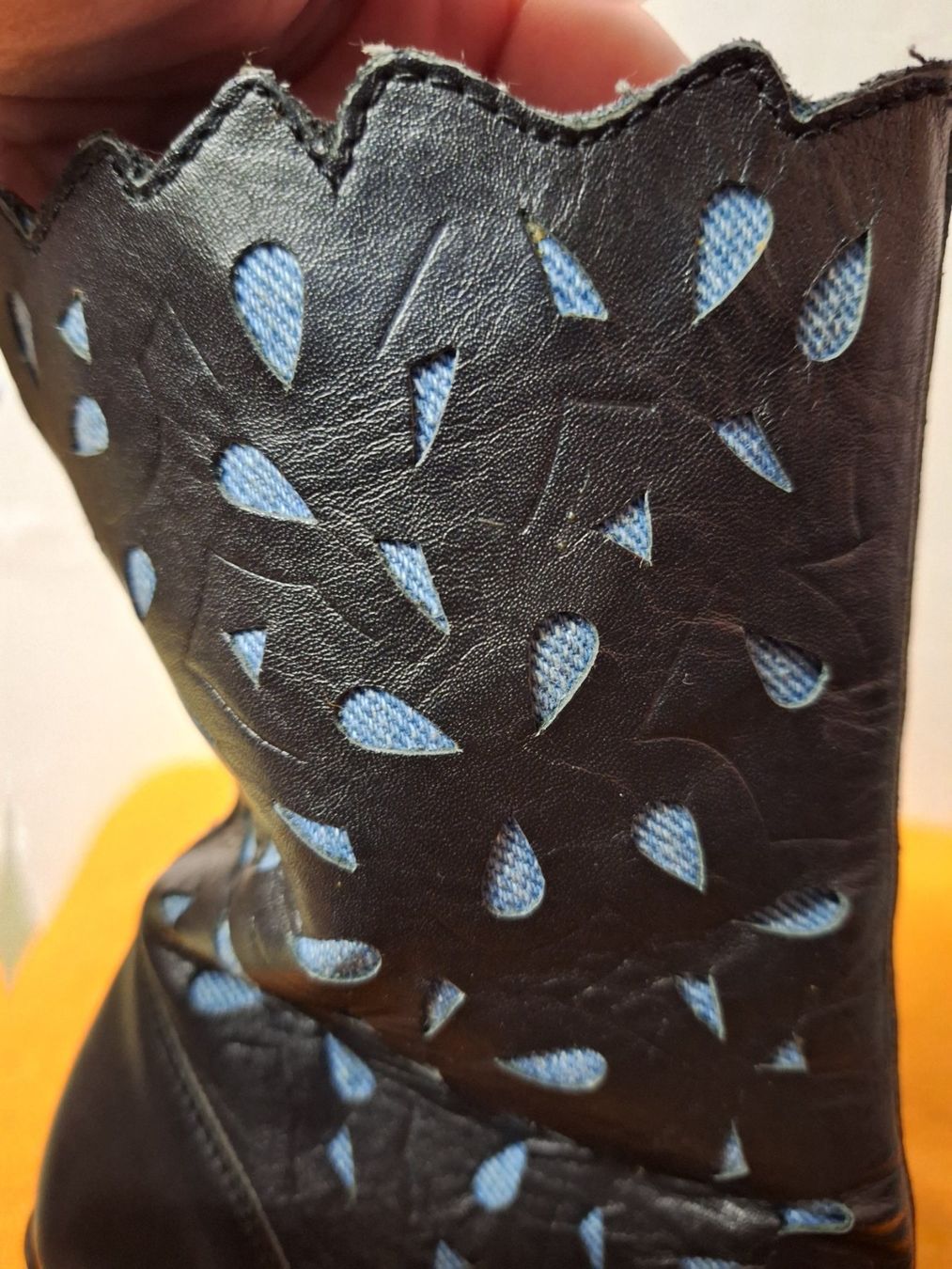 Scarpe da donna: Leichte Sommer Stiefelette, Leder mit Muster Gr. 39 – Usato da Muri AG venduto da Edlerweiss 9