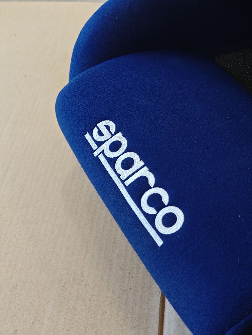 Tutti pezzi di ricambio auto: Sparco Pro 2000 VTR Schalensitz  – Usato da Trub venduto da beer1 1