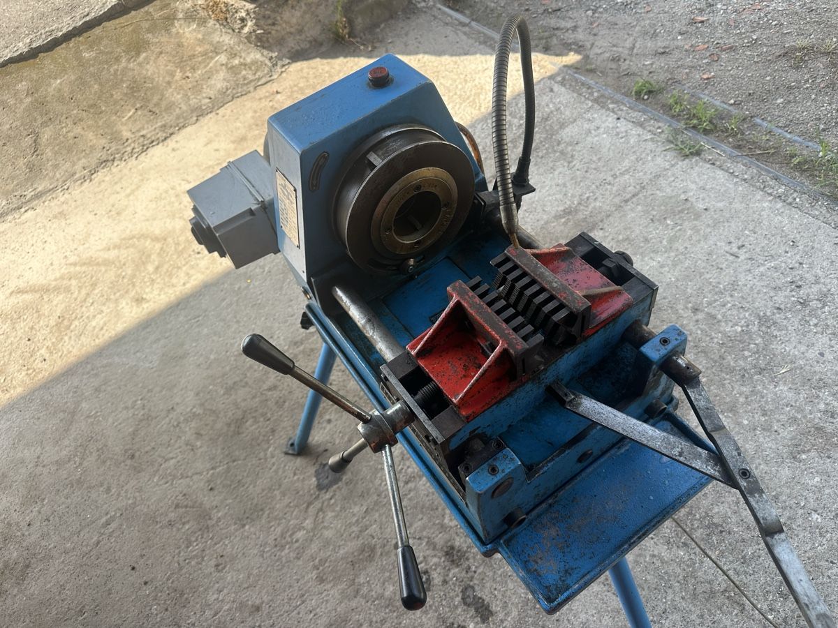 Tous les outils: Gewindeschneidmaschine  – D'occasion à Moleno 6524 par Jack1999 2