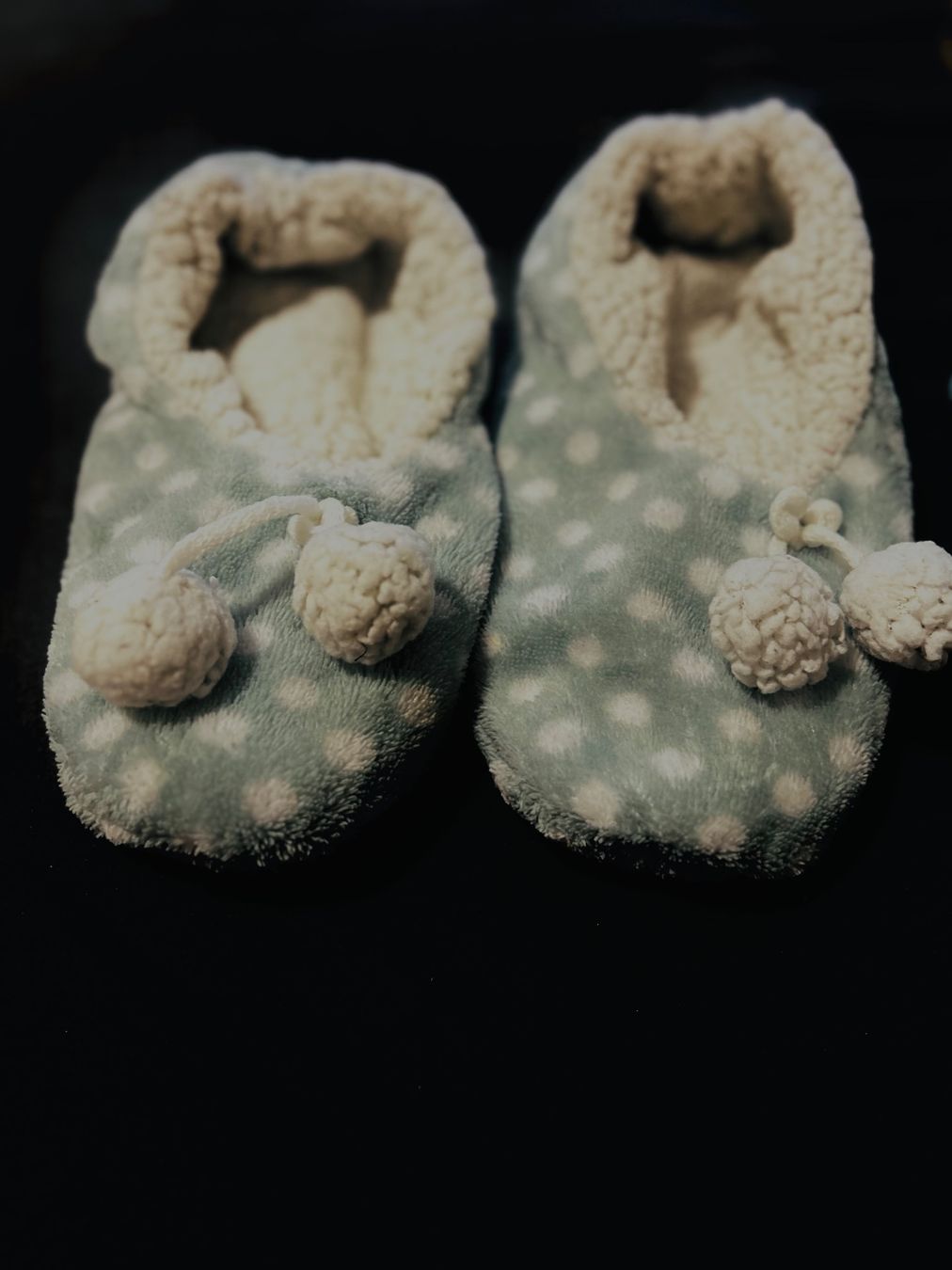 Damenschuhe: Hellblaue Finken mit weissen Punkten – Gebraucht aus Aeschi b. Spiez von kim_28q9
