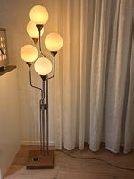 LED Stehlampe zeitlos elegant, dimmbar