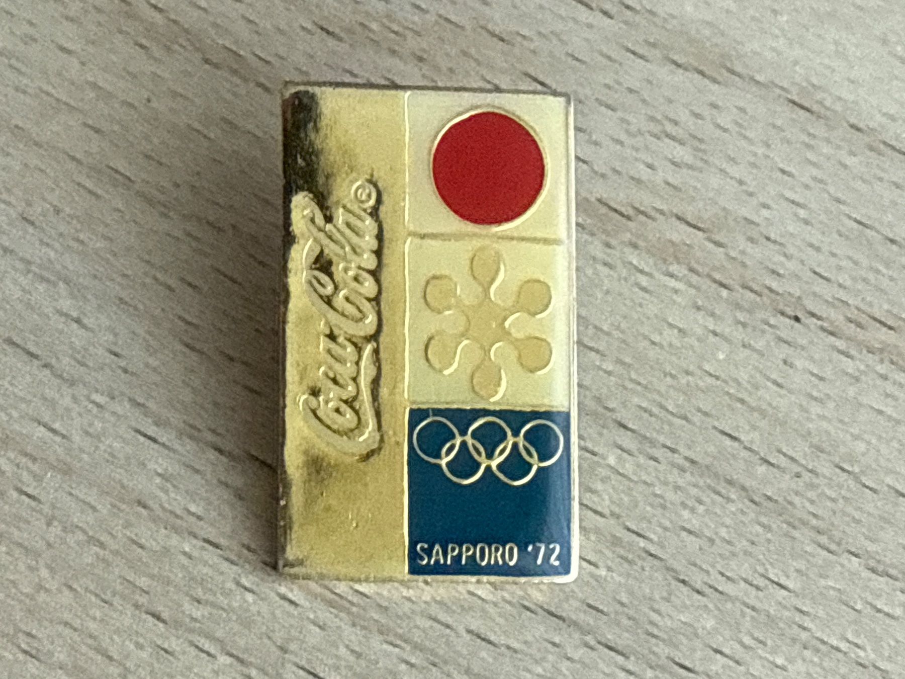 Coca-Cola Plaketten & Abzeichen: Pin Coca-Cola Olympia Sapporo 72 – Gebraucht aus Glattbrugg von Schweigmatt