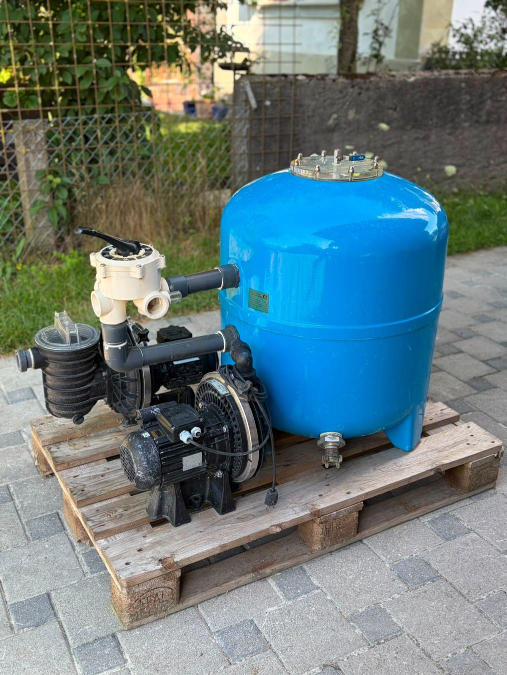 Accessoires de piscine: Sandfilteranlage / Poolfilter mit 2 Pumpen – D'occasion à Worb par veromos
