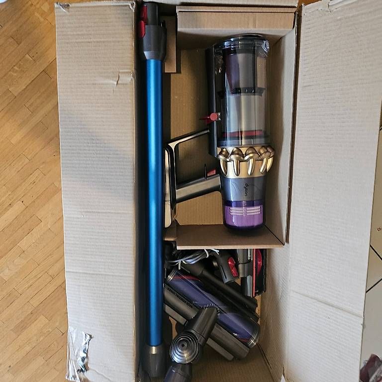 Dyson Aspirapolveri & Accessori: Dyson V11 nouvel – Nuovo (secondo la descrizione) da Plan les Ouates venduto da Ana_s21 1