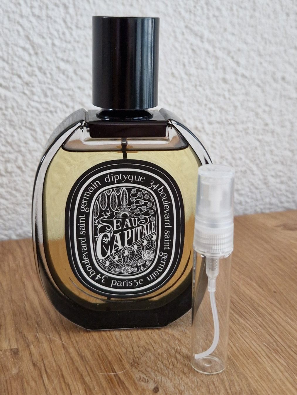 Diptyque Profumi & Eau de Toilette: Diptyque Eau Capitale 5ml Abfüllung – Nuovo (secondo la descrizione) da Winterthur venduto da Marcello66