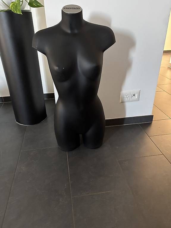 Autres décorations & accessoires: Schaufenster Puppe  – D'occasion à Oberdiessbach par shan26 2
