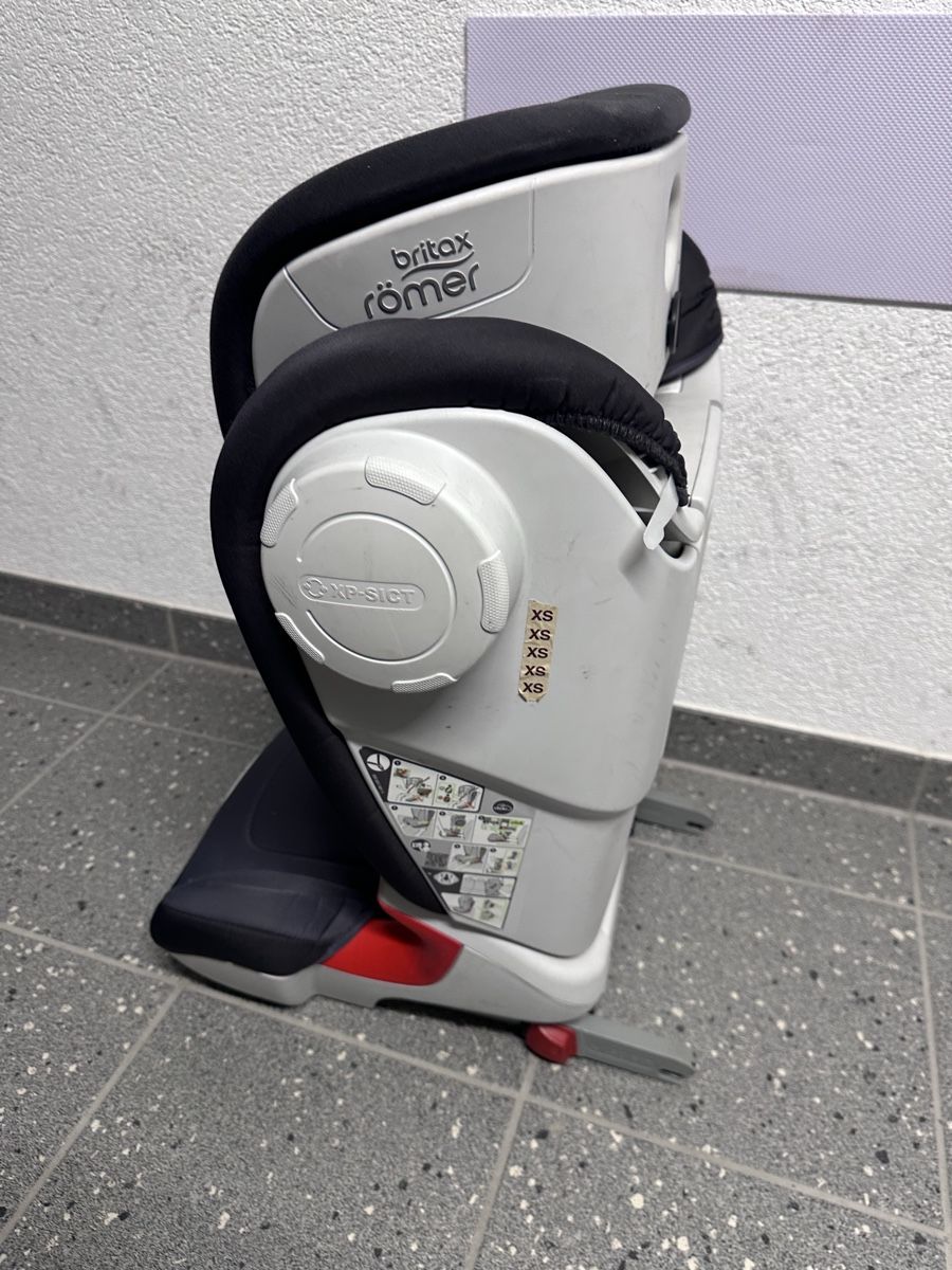 Britax Römer Seggiolini per auto: Kindersitz Britax Römer – Usato da Bütschwil venduto da hfs2010 1