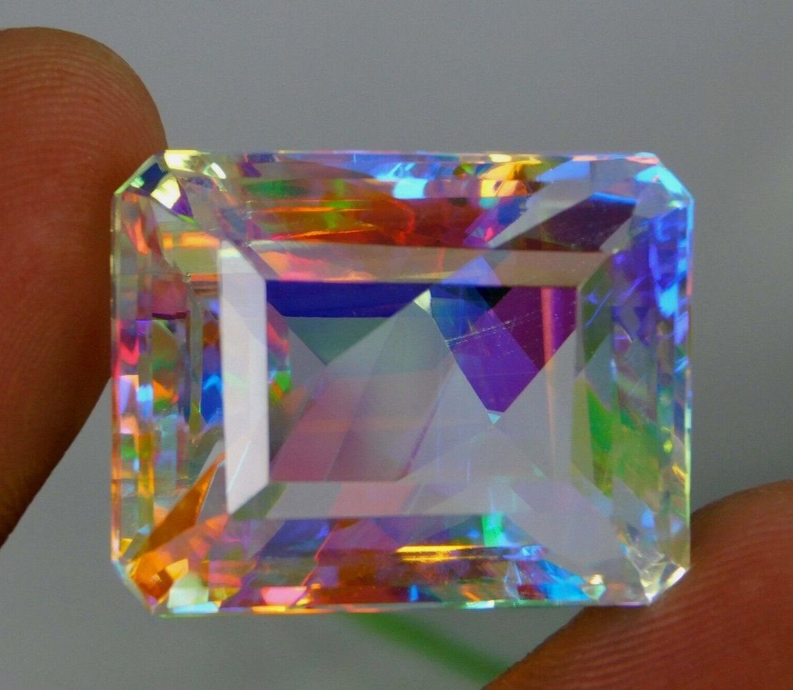 Edelsteine: 31.30 Ct  Emerald Cut Certified Loose – Neu und originalverpackt aus Genève von AWWA