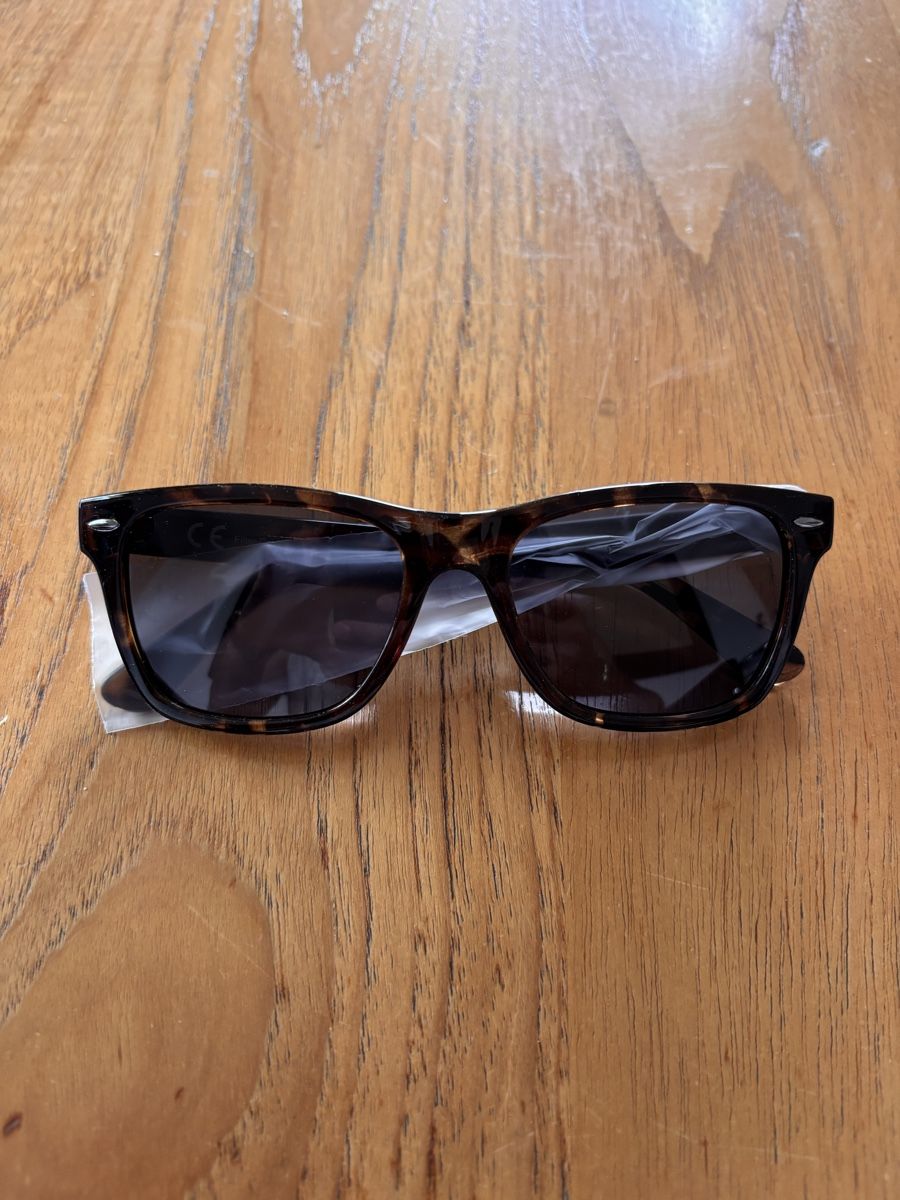Brillen & Gläser: Stylish Tortoiseshell Sunglasses – Neu und originalverpackt aus Zürich von Grothschild