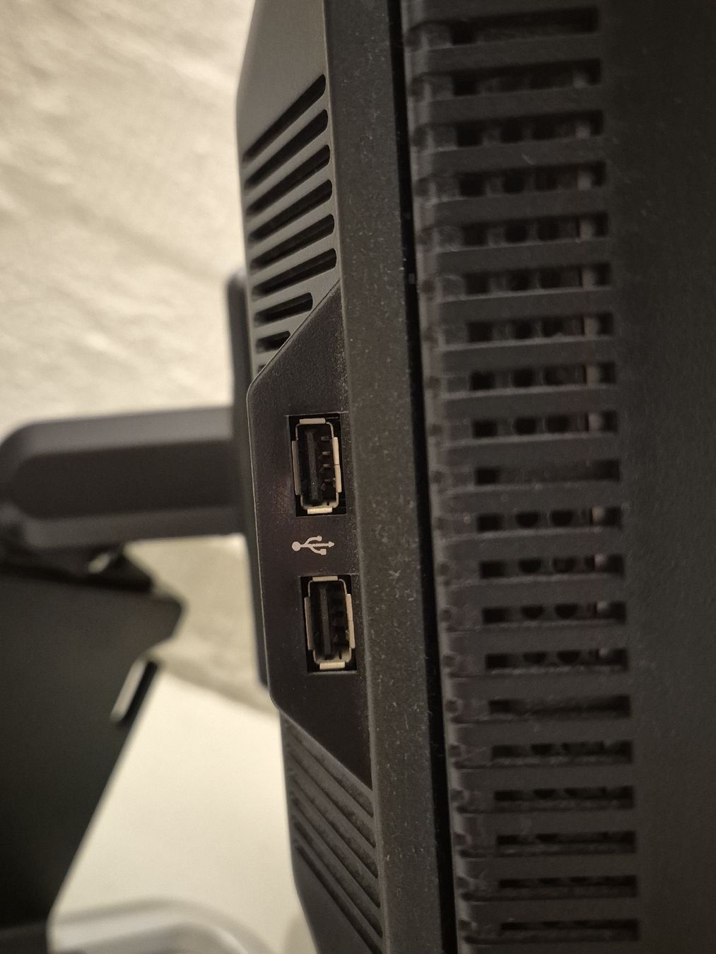 Hewlett Packard Monitore: 22" HP TFT Monitor – Gebraucht aus Bassersdorf von Stallone89 5