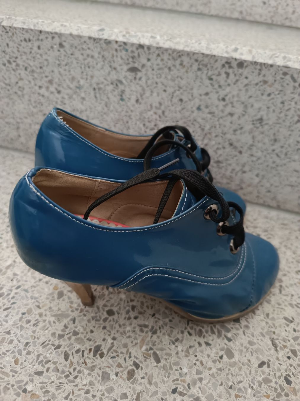 Scarpe da donna: Elegante Lackschuhe in Blau, Grösse 37 – Usato da Dübendorf venduto da phoebe013 1