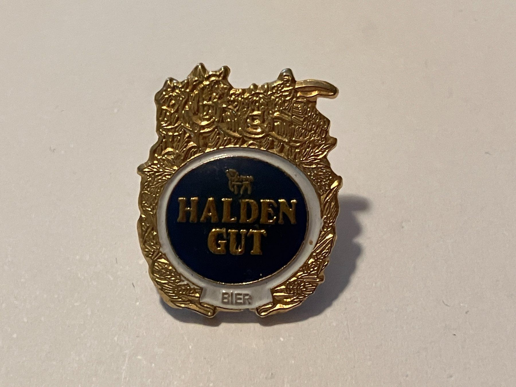 Placchette & Badge: 1 Pin Haldengut Bier – Usato da Basel venduto da djwwpp