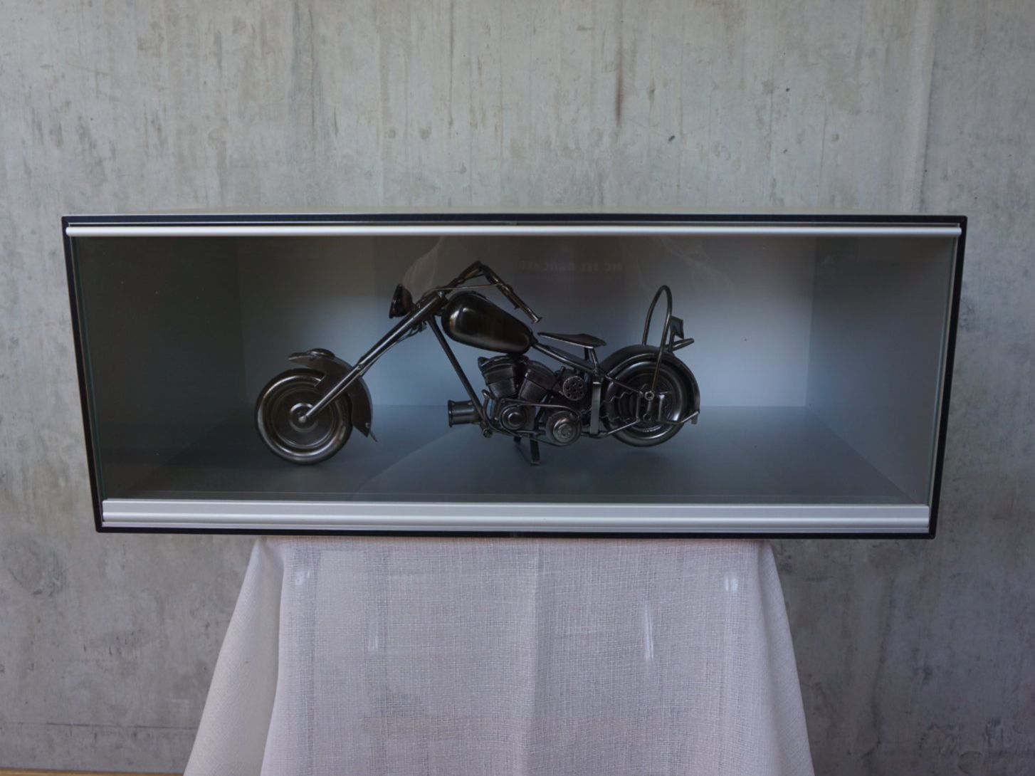 Vetrine: Vitrine Venus Box Hutter – Nuovo (secondo la descrizione) da Giswil venduto da sowo60 1