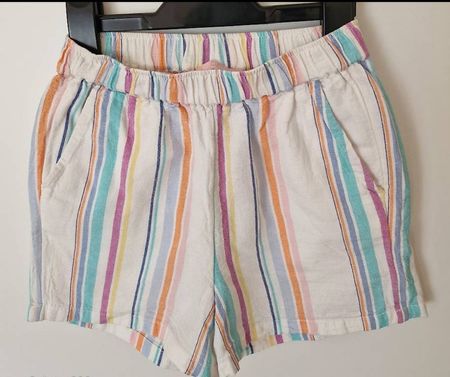 Kurze Hose gestreift Grösse 134/140 WIE NEU