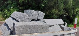 Granitblöcke polen gespalten
