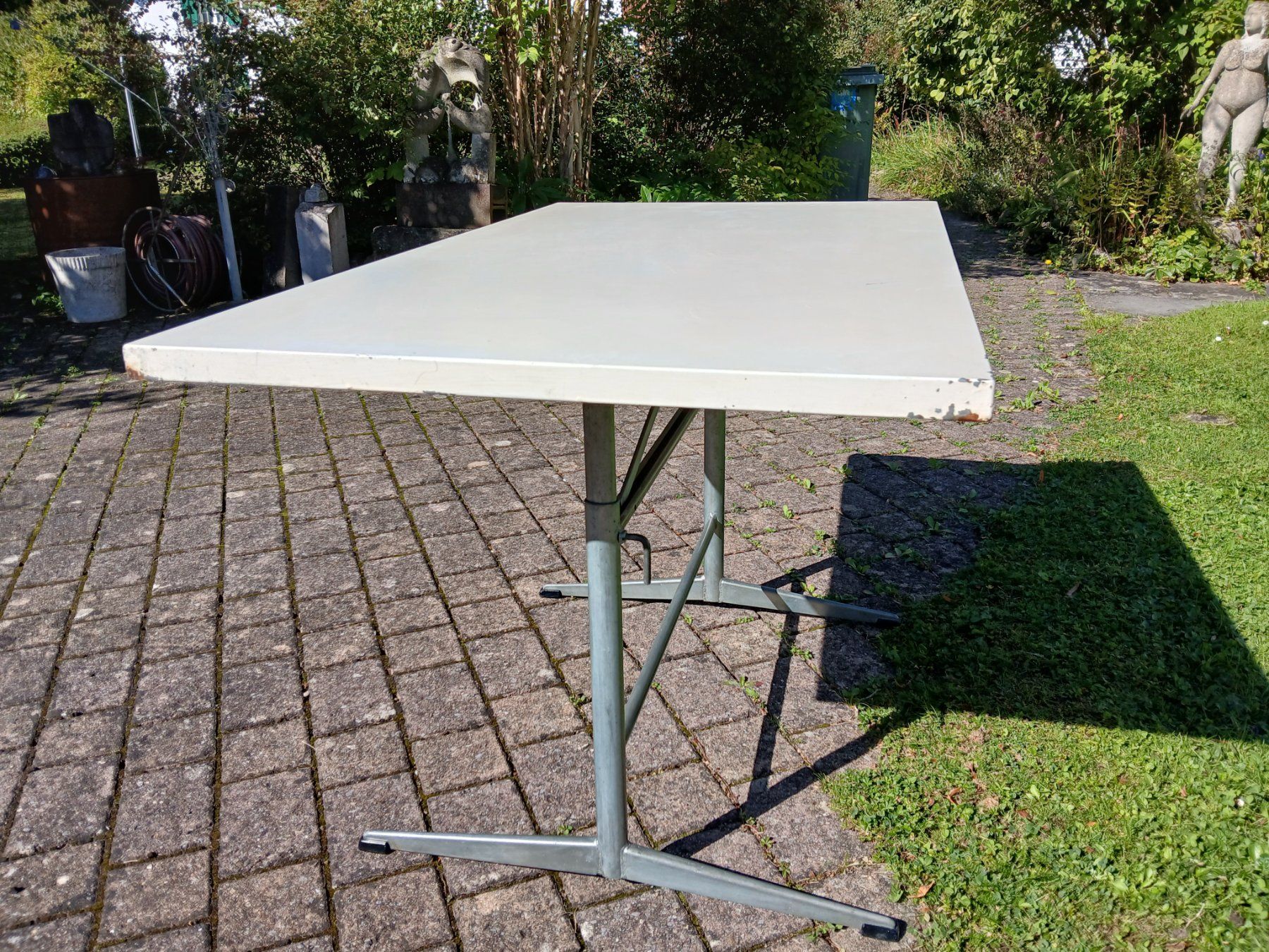 Tavoli: Gartentisch 70er Jahre weiss gestrichen – Usato da Zumikon venduto da Vollvintage 2