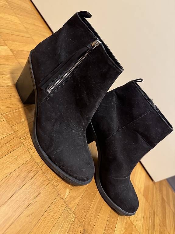 H&M Scarpe da donna: Schwarze  Stiefeletten mit Reissverschluss – Usato da Zürich venduto da cha_7n8s 1