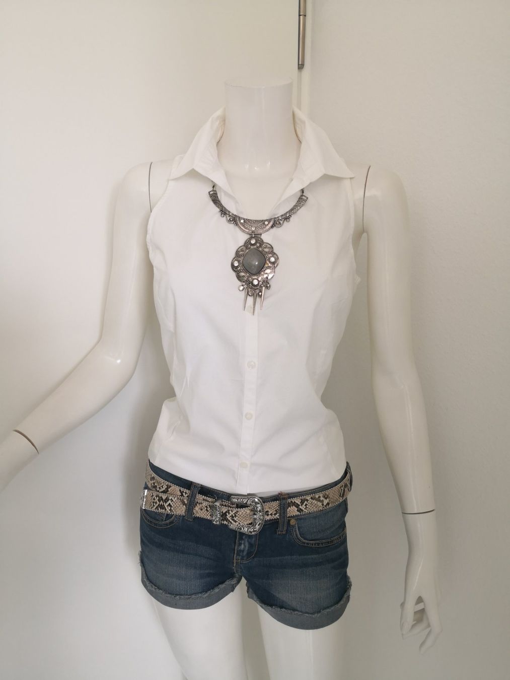 Mango Camicette: 🤩MANGO ÄRMELLOSE BLUSE WEISS & KRAGEN – Nuovo (secondo la descrizione) da Olten venduto da Naja-Twins-Twins 1