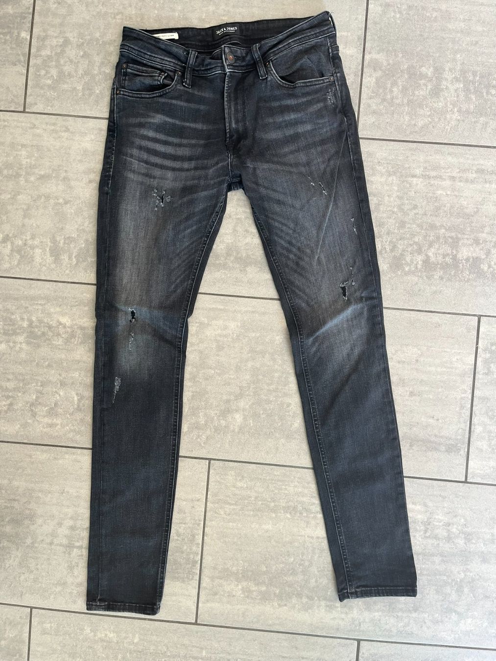 Jack & Jones Jeans: JACK&JONES Jeans Schwarz Ripped – Gebraucht aus Otelfingen von Denis_ZH