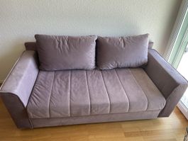 Sehr schönes Schlafsofa mit Bettkasten lila 