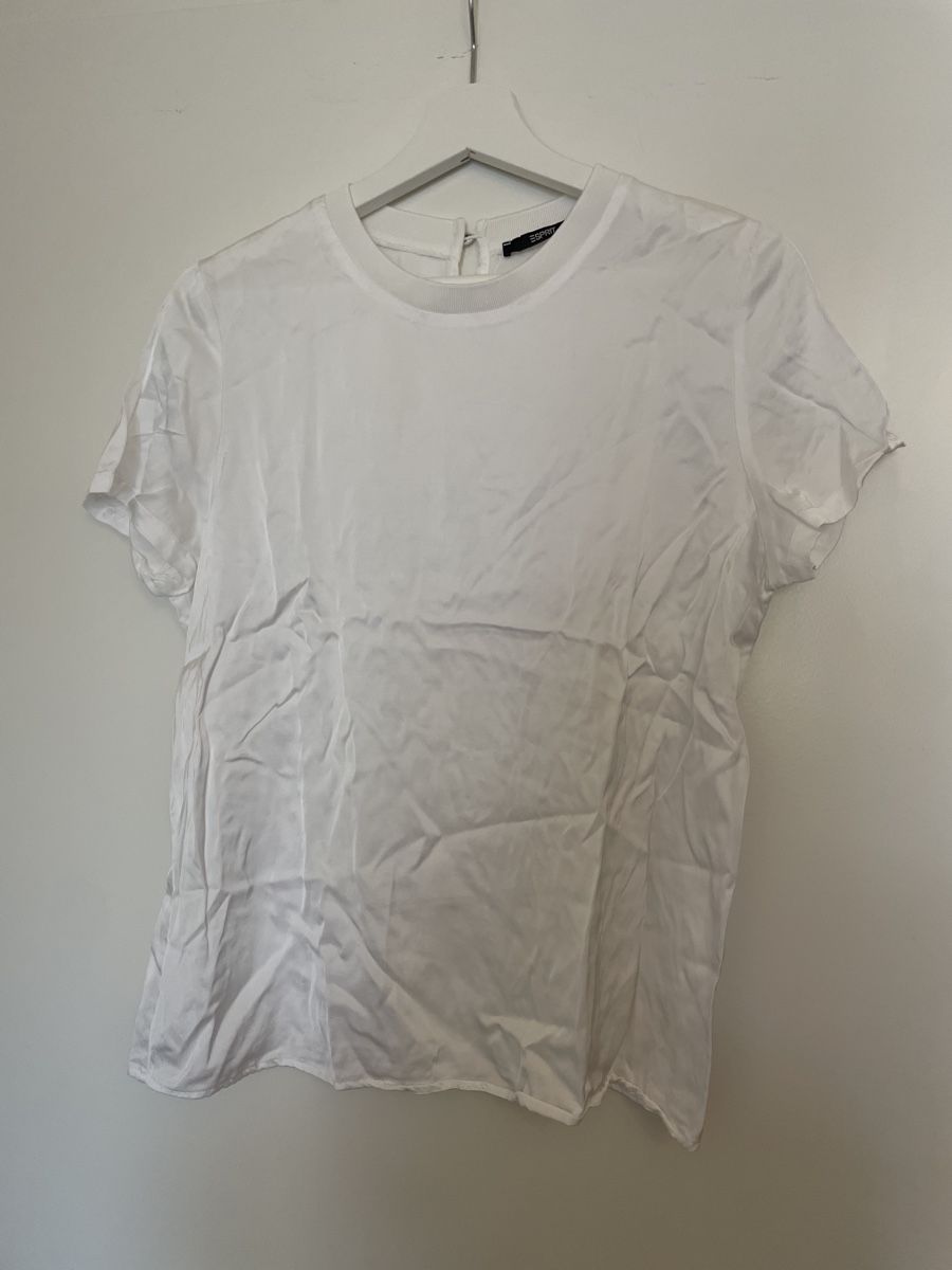 Esprit T-Shirts: T-Shirt aus Satin Esprit – Gebraucht aus Zürich von joa_7xds