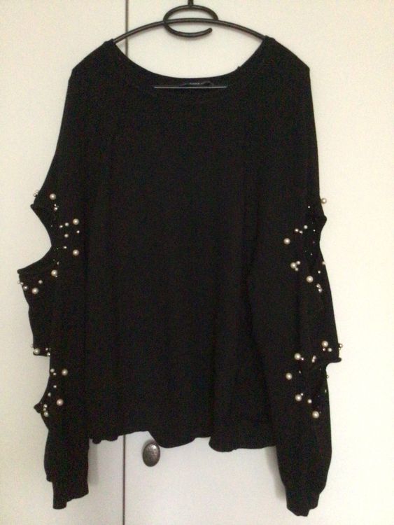 schwarzer Pullover mit Perlen und Cut outs Gr.S von Zara Kaufen auf
